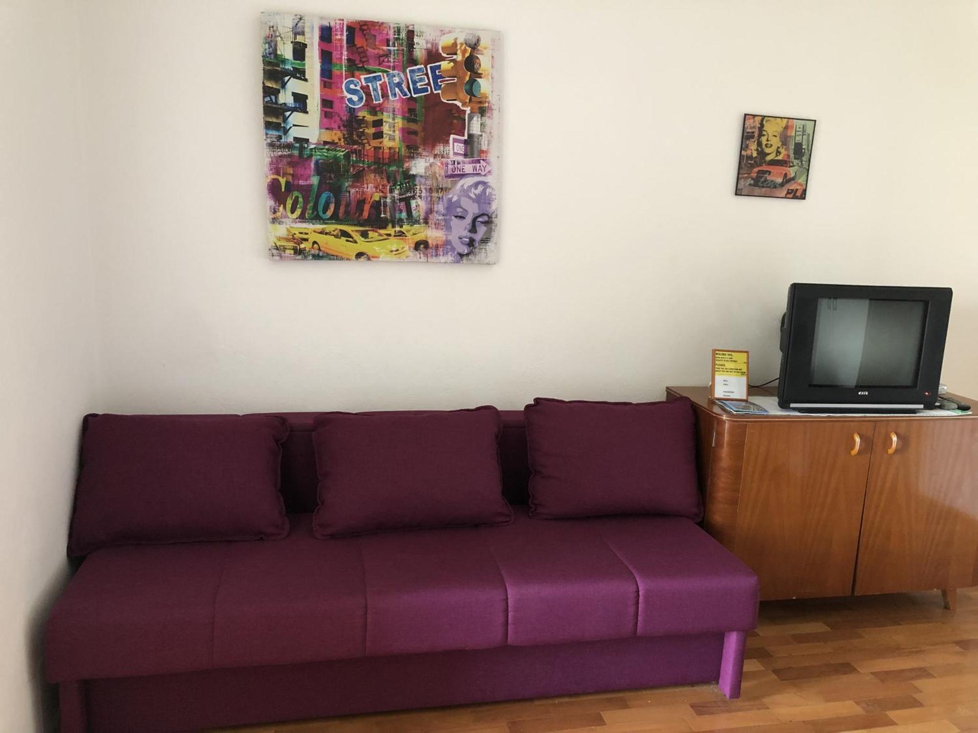 Apartments And Rooms With Parking Space Tucepi, Makarska - 6901 Bilik gambar