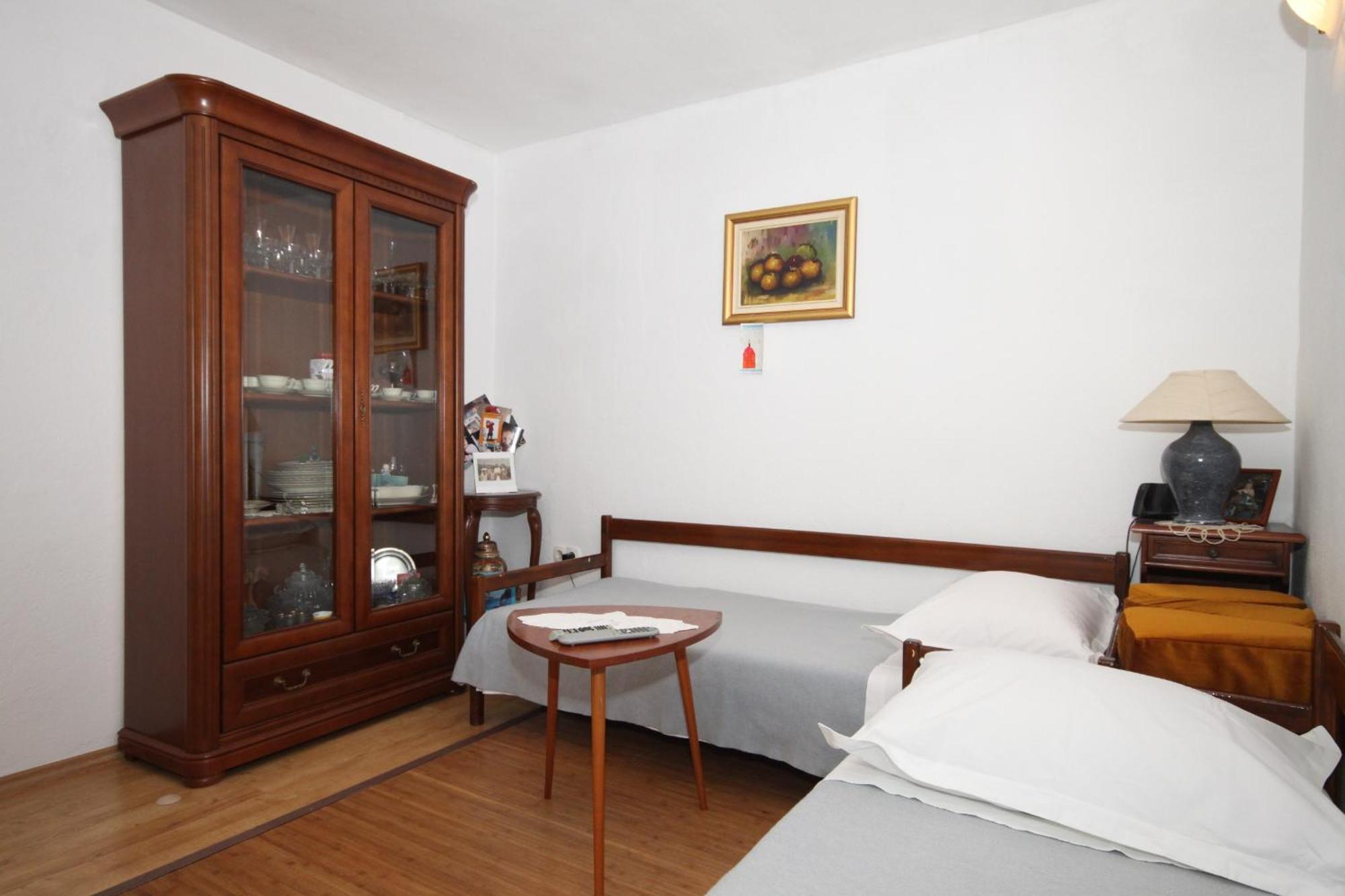 Apartments And Rooms With Parking Space Tucepi, Makarska - 6901 Bilik gambar